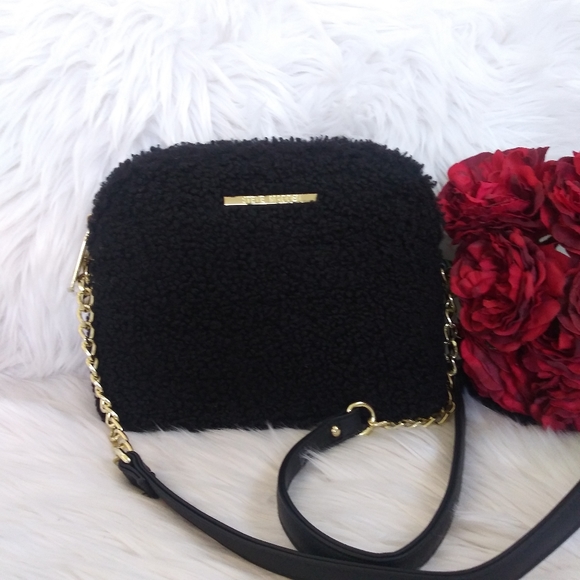 Steve Madden Handbags - NWT STEVE MADDEN DOME CROSSBODY SHOULDER BAG